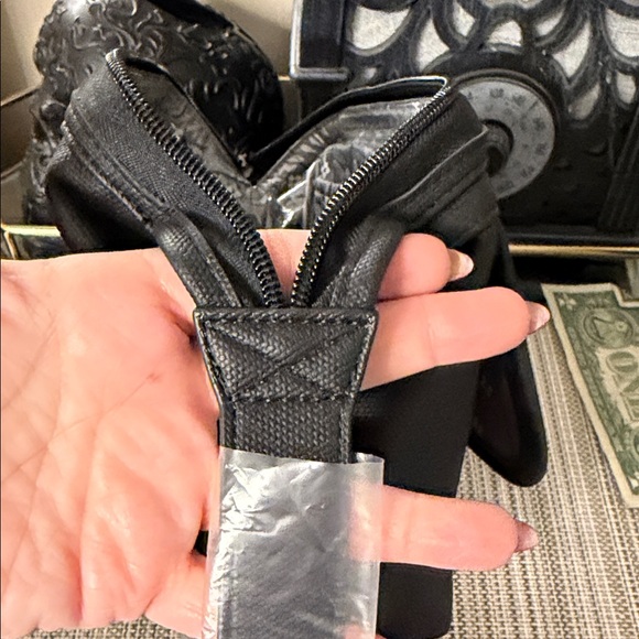 Lug Via Matte Luxe black Cosmetic Toiletries bag Pouch - Picture 8 of 11